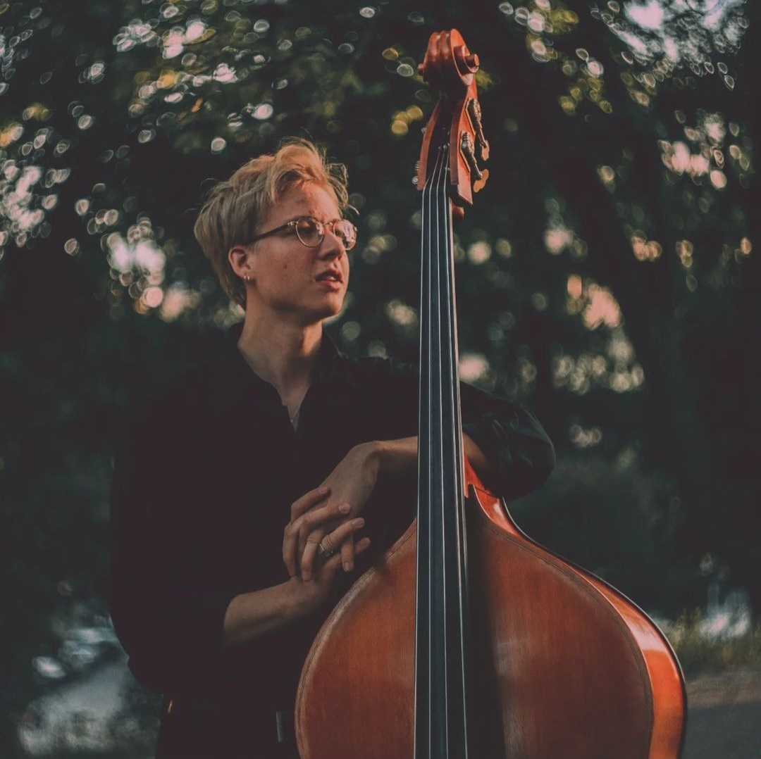 Portrait with double bass